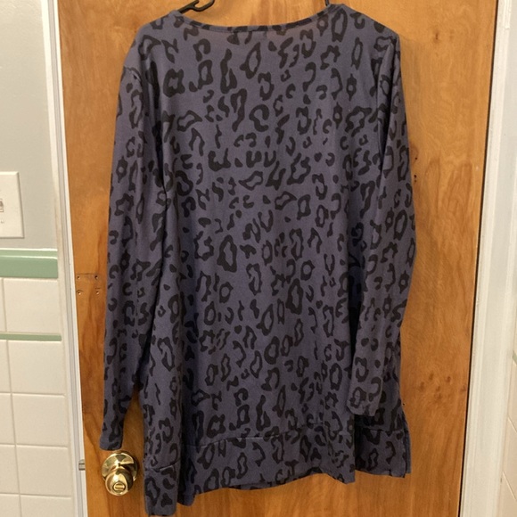 Monsoar Animal Print Tunic Top - Picture 4 of 4